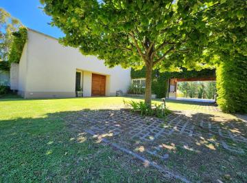 Casa · 309m² · 5 Ambientes · 1 Cochera · Exclusiva Residencia de Campo Sobre 2 Hectáreas | Quebradas Villa Rural | Baradero