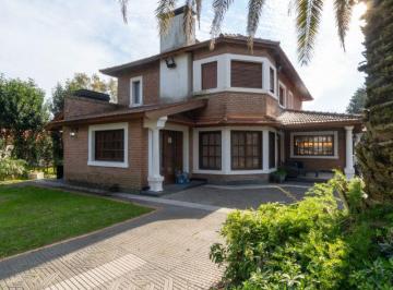 Casa de 5 ambientes, Cañuelas · Casa de 900 m² con 4 Habitaciones en Venta en La Martona