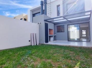 Casa · 120m² · 3 Ambientes · 2 Cocheras · Moderno Duplex a Estrenar! Calidad Premiun! en Docta!