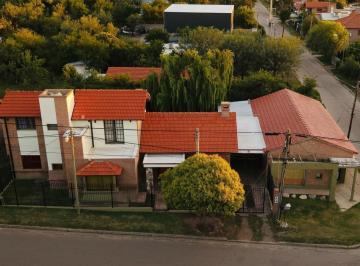 Casa · 270m² · 5 Ambientes · 3 Cocheras · Venta Casa Mas Local Comercial en Merlo San Luis Centrica