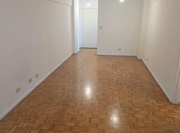 Departamento de 4 ambientes, Caballito · Impecable Semipiso de Categoría con Dependencia y Cochera Fija