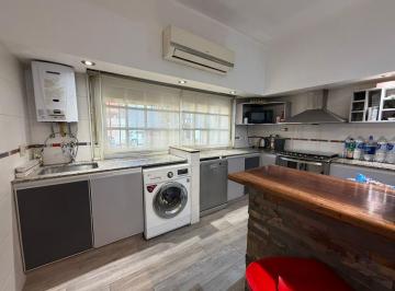 Casa · 168m² · 5 Ambientes · 2 Cocheras · Venta Casa 5 Amb. con Terraza Parrilla y Pileta en Pompeya