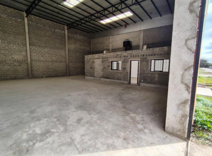 Depósito · 388m² · 2 Ambientes · 1 Cochera