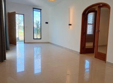 Casa · 100m² · 4 Ambientes · 1 Cochera · Casa en Roldan 2 Dorm. - Totoras 2916