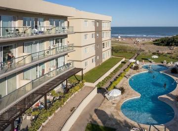 Departamento · 60m² · 2 Ambientes · 1 Cochera · Exclusivo Departamento Dos Ambientes en Venta en Complejo Frente Al Mar Sea View - Carilo