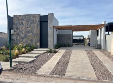 Casa · 140m² · 5 Ambientes · 2 Cocheras · Barrio Yrigoyen - Maipú - Mendoza