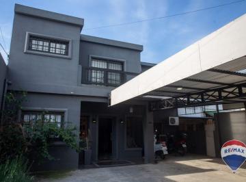 Casa · 226m² · 6 Ambientes · 4 Cocheras · Venta Casa 5 Ambientes Adrogue Quincho y Pileta