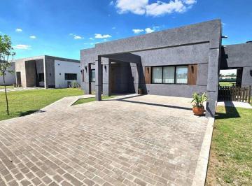Casa · 170m² · 4 Ambientes · 2 Cocheras · Venta Casa 4 Amb Prados del Oeste Moreno Apto Cred