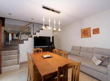 Casa · 66m² · 3 Ambientes · 1 Cochera · Casa en Venta 2 Dorm. España y Hospitales