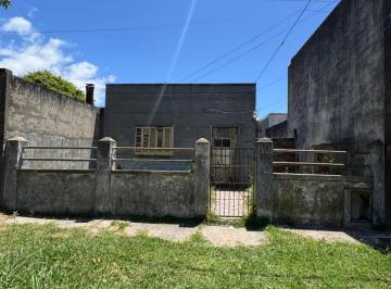 Casa de 3 ambientes, Berisso · Oportunidad en Berisso: Casa a Reciclar o Demoler en Venta