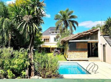 Casa · 650m² · 8 Ambientes · 3 Cocheras · Venta Casa Estilo Suizo 650 m² Cub Vicente Lopez
