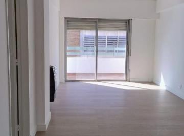 Departamento · 85m² · 3 Ambientes · Departamento Reciclado en Venta 3 Dorm. Al Frente en El Centro