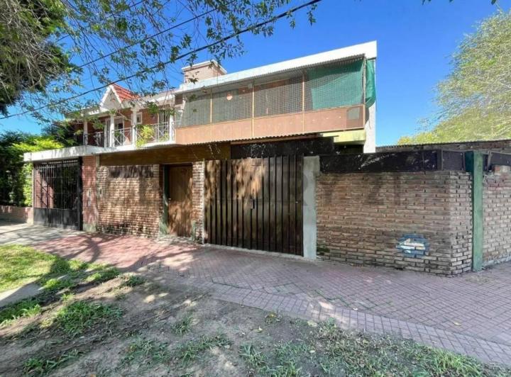 Casa · 161m² · 7 Ambientes · 2 Cocheras