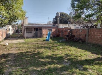 Casa · 106m² · 3 Ambientes · 1 Cochera · Venta Casa Multifamiliar Apto Credito Castelar