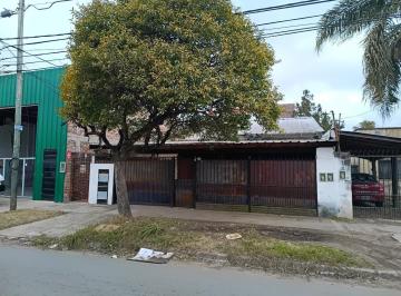 Casa · 180m² · 3 Ambientes · 2 Cocheras · Casa en Paso del Rey Excelente Ubicacion