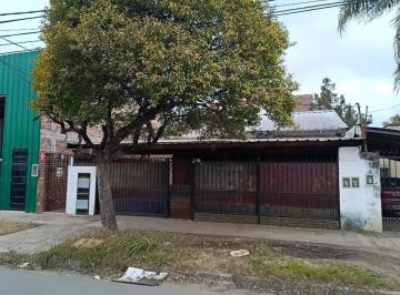 Casa · 180m² · 3 Ambientes · 2 Cocheras · Casa en Paso del Rey Excelente Ubicacion