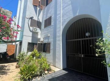 Departamento · 75m² · 5 Ambientes · Vende Departamento 2 Dorm. - Centro