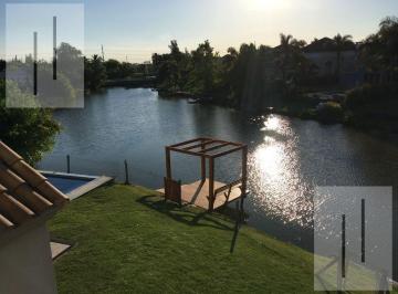 Casa · 228m² · 4 Dormitorios · Casa Al Agua en Venta en Barrancas del Lago Nordelta