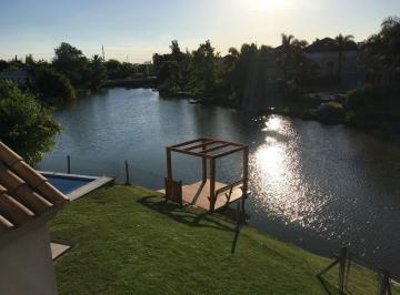Casa · 228m² · 4 Dormitorios · Casa Al Agua en Venta en Barrancas del Lago Nordelta