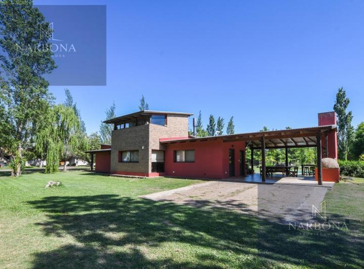 Casa · 359m² · 7 Ambientes · 2 Cocheras