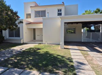 Casa de 3 ambientes, Godoy Cruz · Hermosa Casa en Barrio Palmares