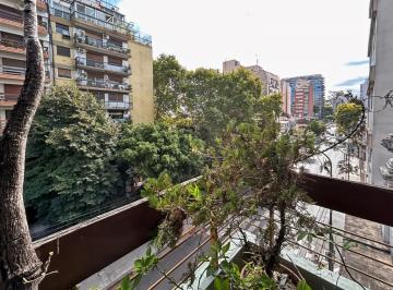 Departamento · 139m² · 4 Ambientes · 1 Cochera · Piso de Categoría con Cochera y Baulera en Flores, 4 Ambientes Dependencia