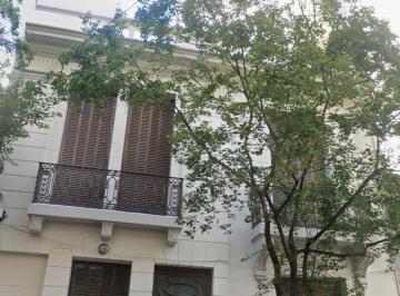 Casa · 9 Ambientes · Casa en Centro