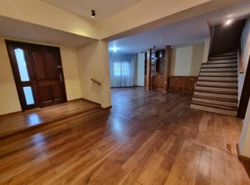 Casa · 299m² · 8 Ambientes · 2 Cocheras · Casa en Venta de 5 Dorm. en Alto Alberdi - Pileta!