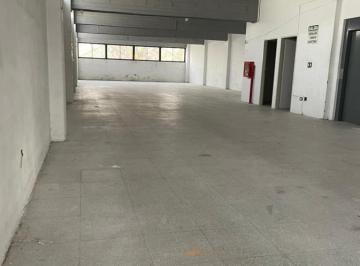 Depósito · 750m² · Depósito en Alquiler en Flores - 750 m