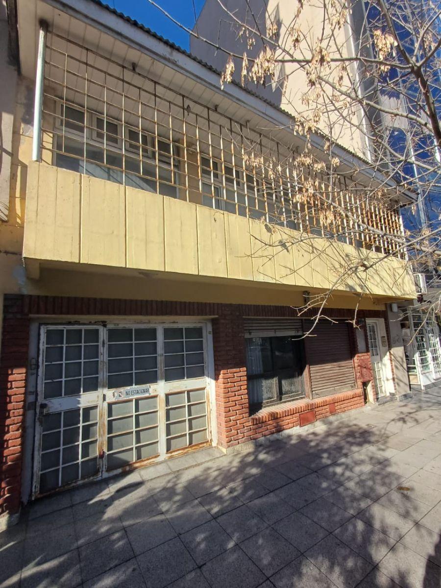 Casa 1 dorm, 180m² en Centro con patio