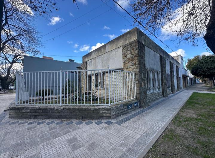 Casa · 120m² · 2 Dormitorios · 2 Cocheras