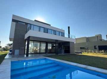 Casa · 165m² · 5 Ambientes · 4 Cocheras · Venta Casa Magallanes Pueblos del Plata Hudson