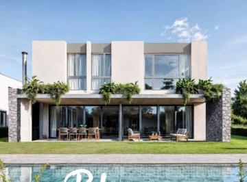 Casa · 250m² · 5 Ambientes · 1 Cochera · Casa en Venta Al Río en Náutico Villanueva, Villanueva, Tigre