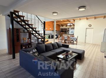 Casa · 294m² · 7 Ambientes · Dos Casas en Una Propiedad | en Esquina | Diadema