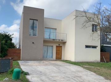 Casa de 5 ambientes, Tigre · Casa de 5 Ambientes a La Laguna en Barrancas de Santa Maria