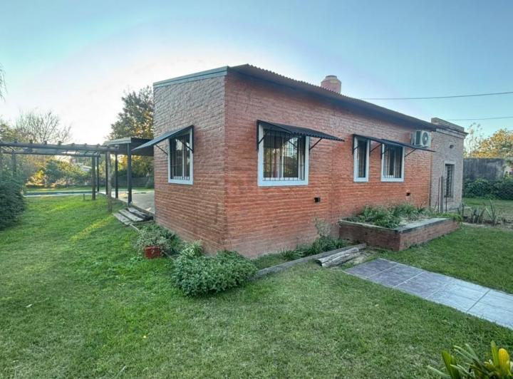 Casa · 160m² · 4 Ambientes · 1 Cochera