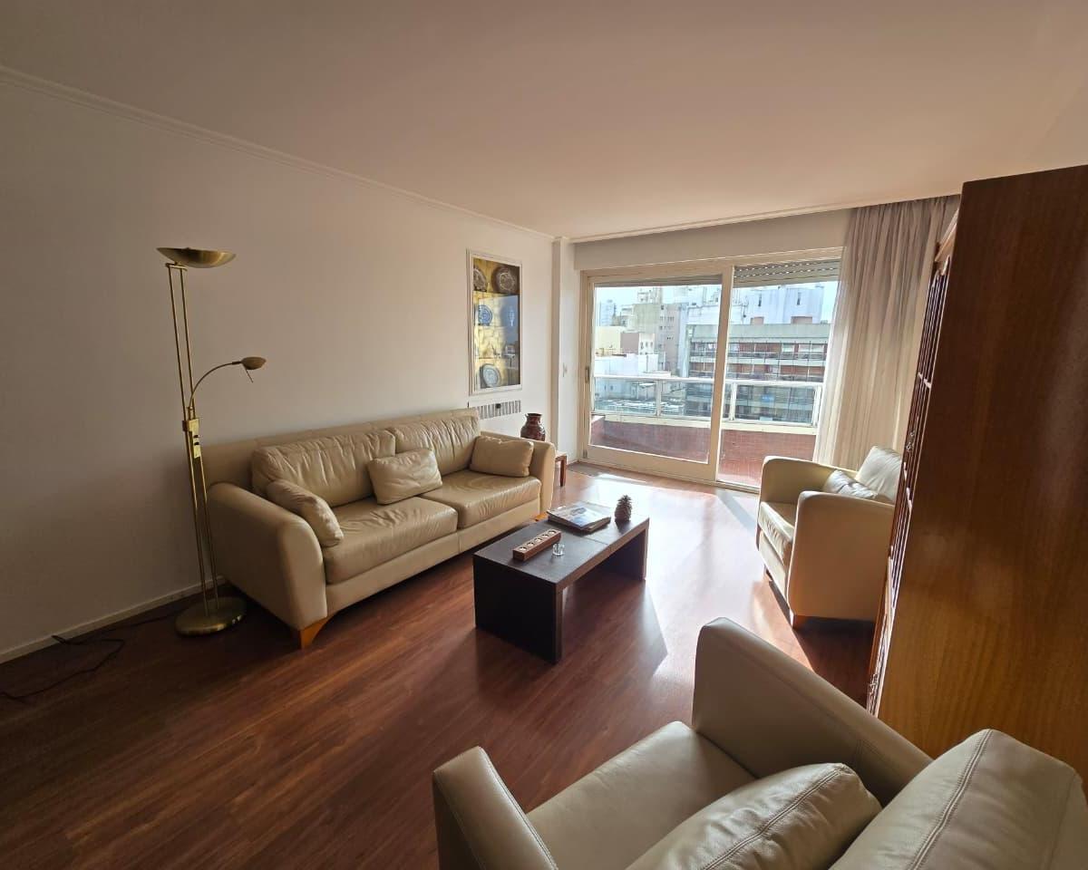 3 ambientes con balcon A la calle, cochera Y baulera