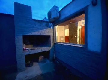 Casa · 65m² · 4 Ambientes · 1 Cochera · Alquiler\casa 3 Dorm.\santiago Vazquez\hermosa Propiedad\garaje Cerrado.