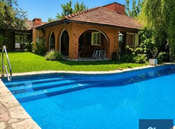Casa · 156m² · 5 Ambientes · 4 Cocheras · Casa en Los Cardales