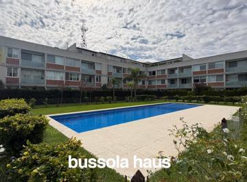 Departamento · 57m² · 2 Ambientes · 1 Cochera · Departamento de Dos Ambientes con Jardín en Villa Los Remeros