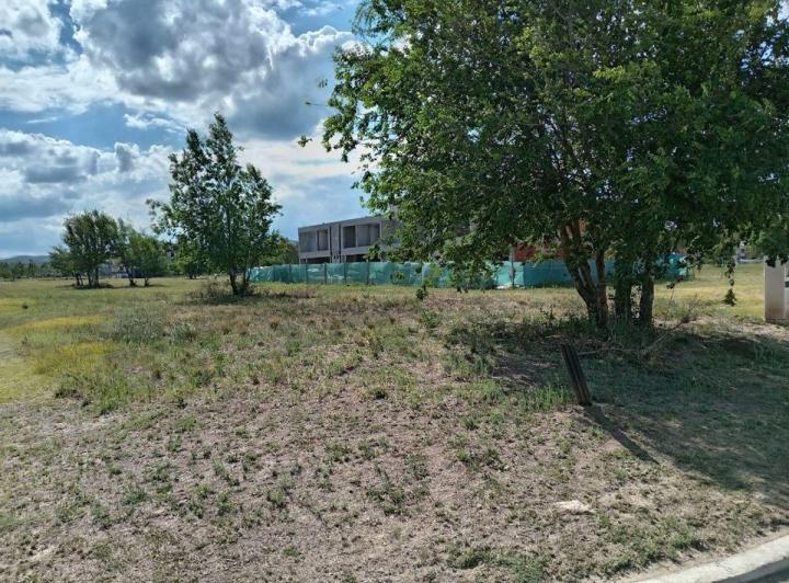 Terreno · 305m²