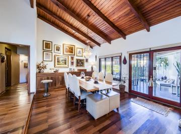 Casa · 220m² · 6 Ambientes · 2 Cocheras · Casa en Venta Urca de 4 Dorm. - Dormitorio Princ Planta Baja