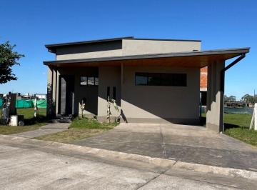 Casa de 4 ambientes, El Manantial · Hermosa Casa en Venta a Estrenar en Country Viento Sur de 3 Dorm.