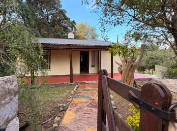 Casa de 4 ambientes, Agua de Oro · Casa con Pileta en Agua de Oro a 2 Cuadras de Rio, Precio Unico
