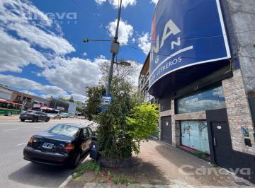 Local comercial · 520m² · 1 Cochera · Local en Av Maiú, Vicente López