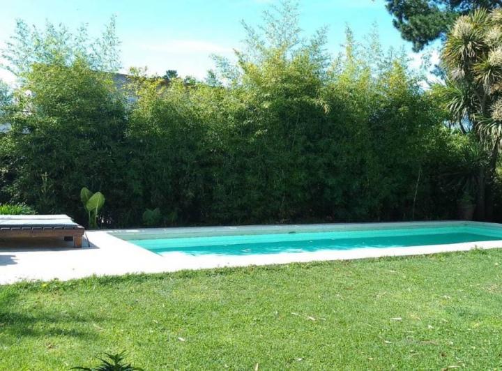 Casa · 220m² · 4 Ambientes · 1 Cochera