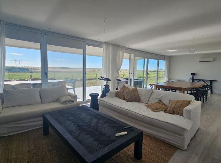 Casa · 242m² · 4 Ambientes