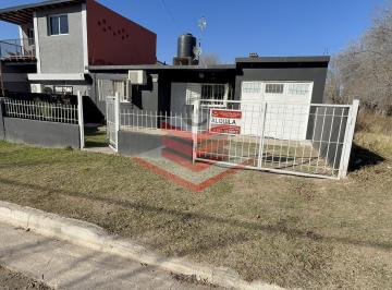 Casa · 5 Ambientes · 1 Cochera · Casa en Alquiler en Cosquin a 300 m. de Autovía E55.
