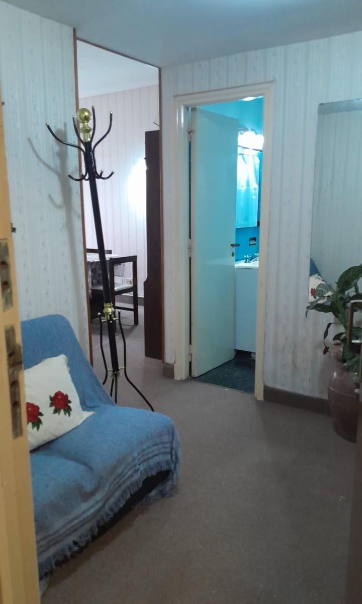 Depto 2 amb con dependencia, balcón y muebles - Centro
