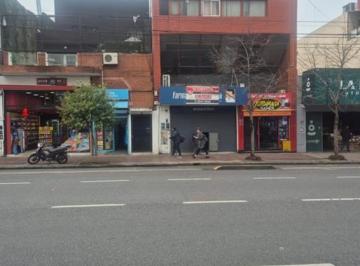 Local comercial · 128m² · Chacarita, Excelente Local Comercial. Frente. a 1 Cuadra Estacion Chacarita, Plaza Los Andes, a m.